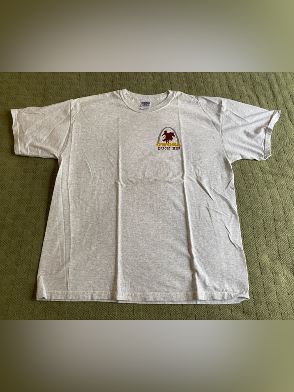 Vintage Gildan Gray Short-Sleeve Rodeo Cowboy T-Shirt Buck Me Logo LGBT Gay